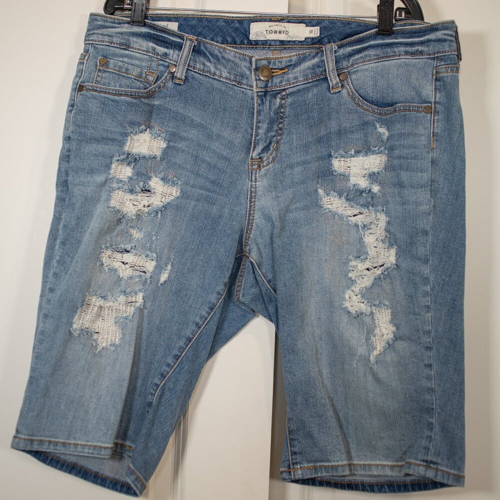 Torrid distressed light wash boyfriend Bermuda shorts